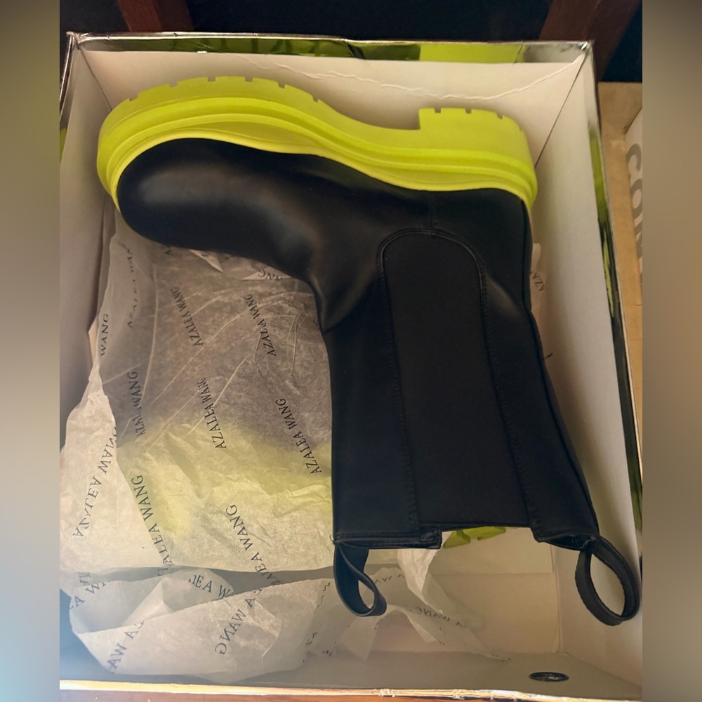 AZALEA WANG ONLY IN MY DREAMS PLATFORM BOOTIE IN LIME - Picture 3 of 4